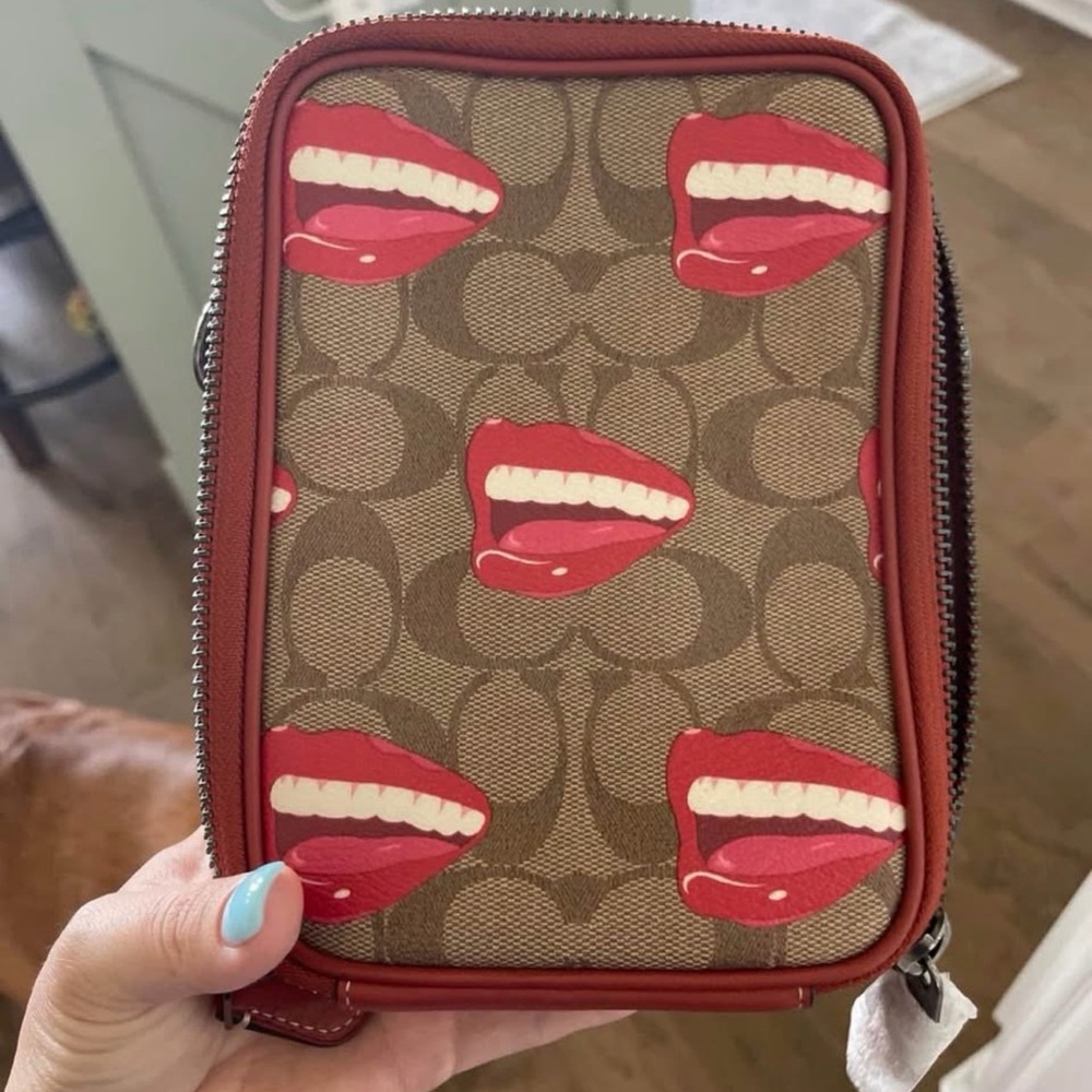 Coach Brown Leather Tag